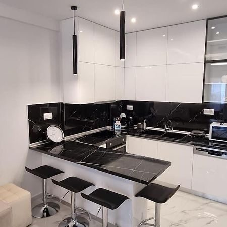 Luxurious Apartment In The Heart Of Солун Екстериор снимка
