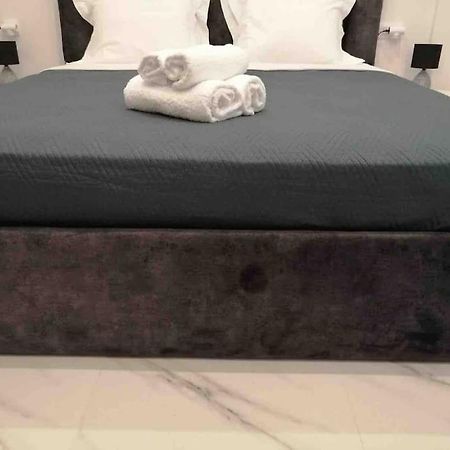 Luxurious Apartment In The Heart Of Солун Екстериор снимка