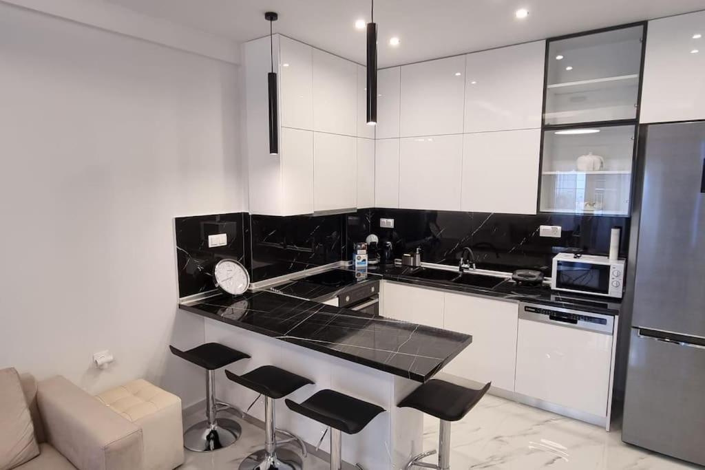 Luxurious Apartment In The Heart Of Солун Екстериор снимка