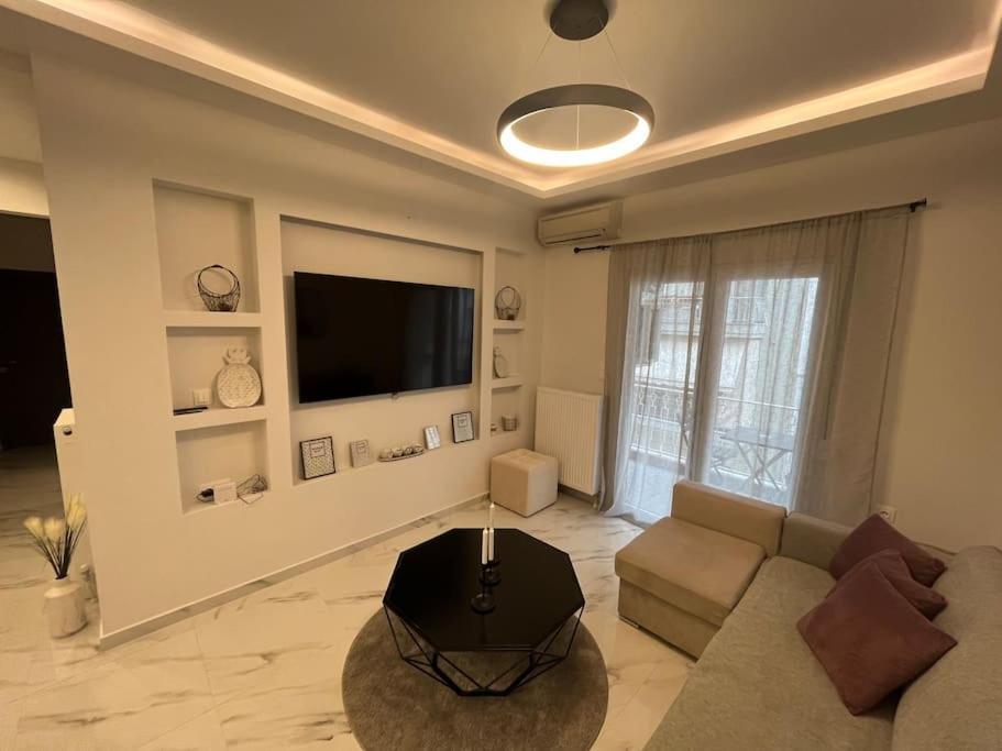 Luxurious Apartment In The Heart Of Солун Екстериор снимка